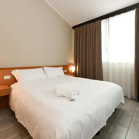 Garda Hotel 3*